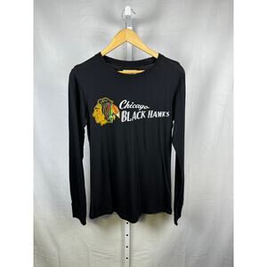 Blackhawks Archive Collection NEW Long Sleeve Crewneck T-Shirt Ladies La…
